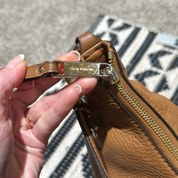 Michael Michael Kors
ISABELLA CONVERTIBLE SHOULDER BAG - Picture 4 of 6